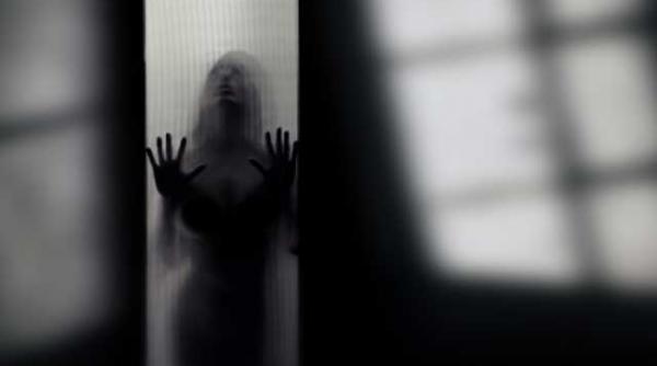 casele bantuite ridica piata imobiliara