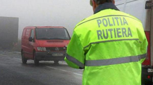 circulatie blocata pe dn1a doua persoane au fost ranite dupa ce un microbuz cu 8 persoane s a rasturnat