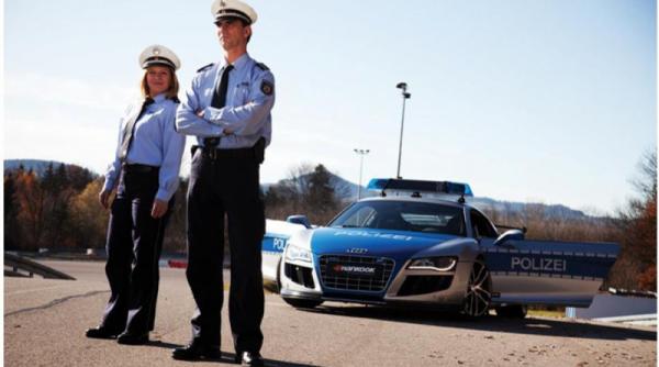 r8 gtr este modelul anului 2011 in campania tune it safe