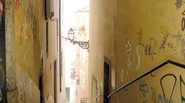 cel mai vechi cartier al lisabonei alfama