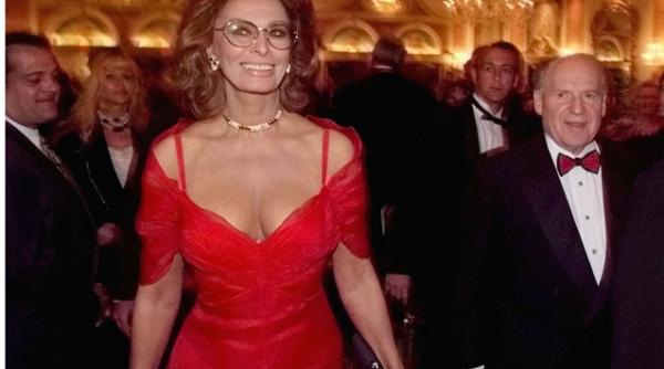 167 000 de euro la o licitatie pentru o geanta care i a apartinut sophiei loren