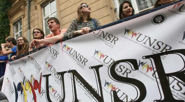 guvernul doneaza 2 pentru invatamant studentii ii cer demisia ministrului funeriu