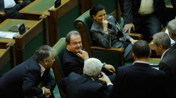 pdl pune mana oficial si pe sefia senatului