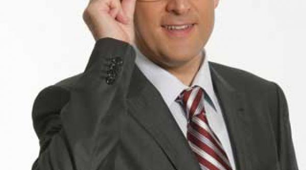 razvan dumitrescu basescu minte exact cand e mai sigur pe el cand spune cate un adevar ii mai tremura vocea ii mai vezi o broboana de sudoare pe frunte