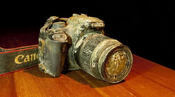 fotografii recuperate dintr o camera care a stat un an pe fundul oceanului