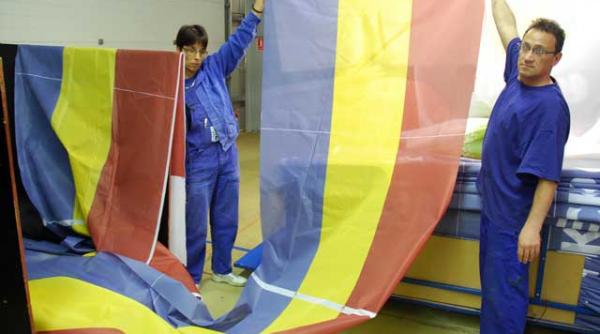 tricolorul pentru 1 decembrie e produs de belgieni