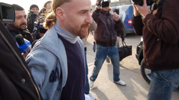 ba prostilor sa va inchinati la el ca e un om sfant fostul preot de la tanacu detinut model a fost eliberat din inchisoare