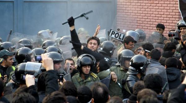 occidentalii isi pun la adapost cetatenii si ambasadele din iran