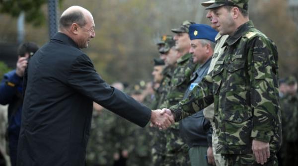 seful statului i a inaintat in grad pe directorii spp si sts