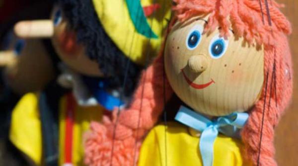 atentie unele jucarii sunt periculoase papusi cu compusi cancerigeni