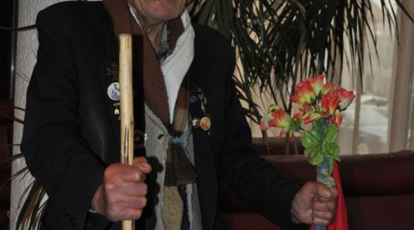 nepotul cazanului si veteranul serbarilor unirii povestea lui cornel parv nonagenarul care de cateva decenii e nelipsit de la alba iulia