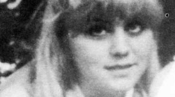 a scapat din strada dar a fost impuscata in casa