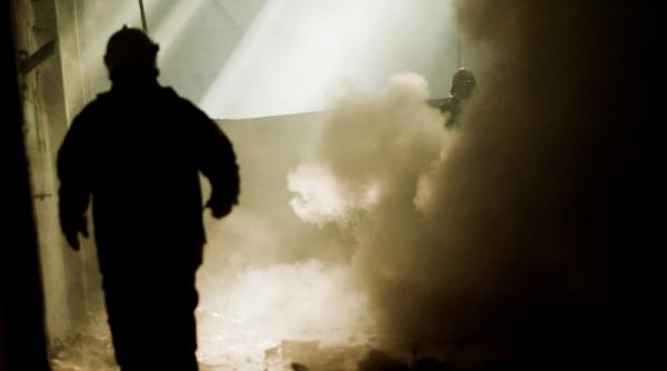 explozie intr un bloc din berceni doua persoane au fost ranite