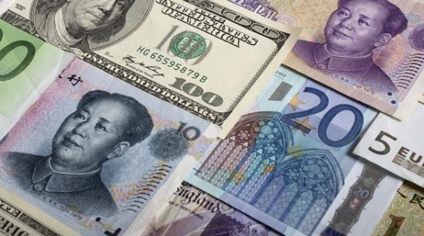 bogatii europei vand euro si cumpara dolari sau yeni