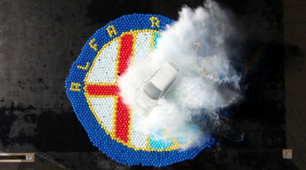 mito sparge baloane in numele promovarii