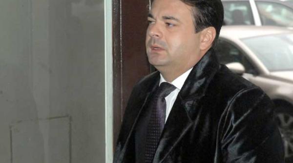 legatura dintre branza si jianu unul cere si altul da