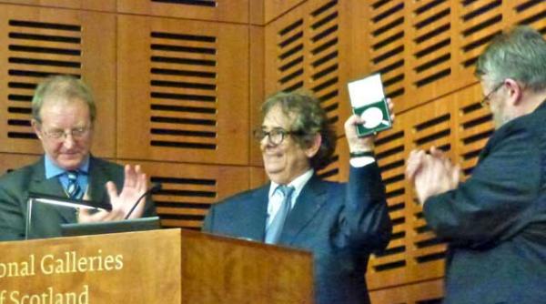 radu varia distins la edinburgh cu prestigioasa medalie de argint a academiei regale a scotiei