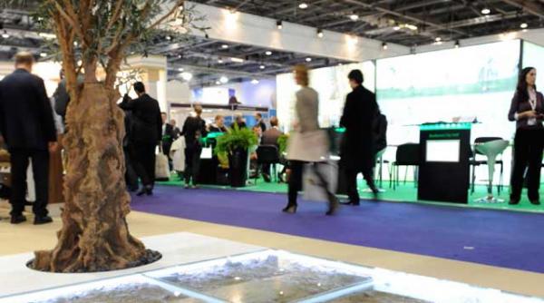 udrea da contracte grase unor firme obscure