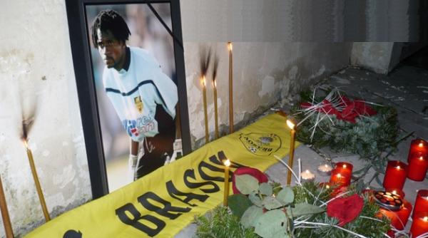 sotia regretatului portar de fotbal ibrahim dossey inca il astept acasa