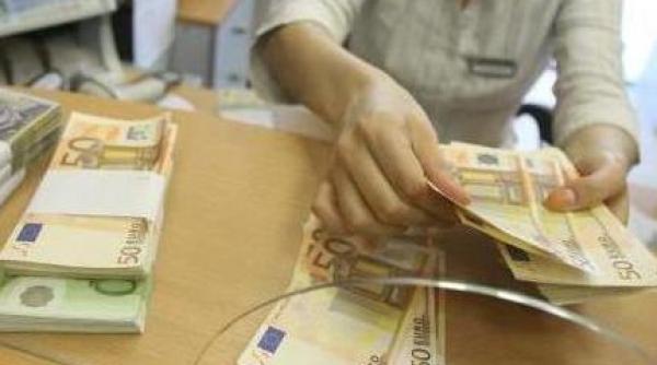 romanii au retras 1 2 miliarde de euro din bancile grecesti