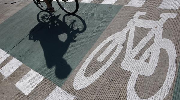 comisia europeana a gasit metoda de a reduce emisiile de carbon cu 25 bicicleta