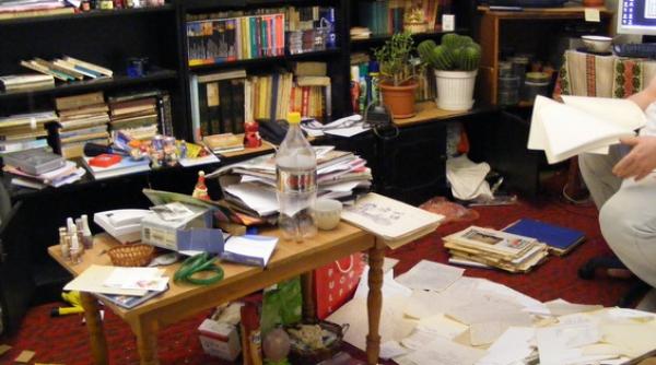 adio bucuresti aventurile imobiliare ale unui ziarist