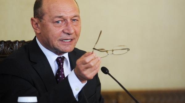 mediul privat aratat cu degetul de basescu statul nu poate fi corupt fara un partener
