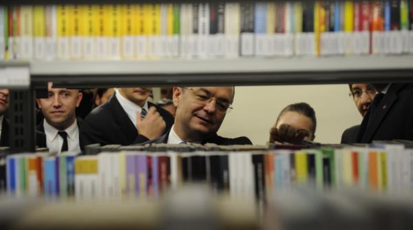 boc la inaugurarea bibliotecii nationale avem nevoie in egala masura si de spirit si de materie