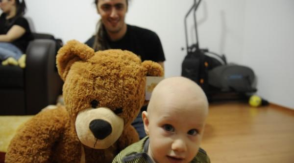 75 de centimetri de viata motociclistii din bucuresti lupta pentru salvarea lui matei bebelusul macinat de cancer