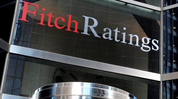 fitch a retrogradat sapte dintre cele mai importante banci internationale printre acestea deutsche bank si credit suisse