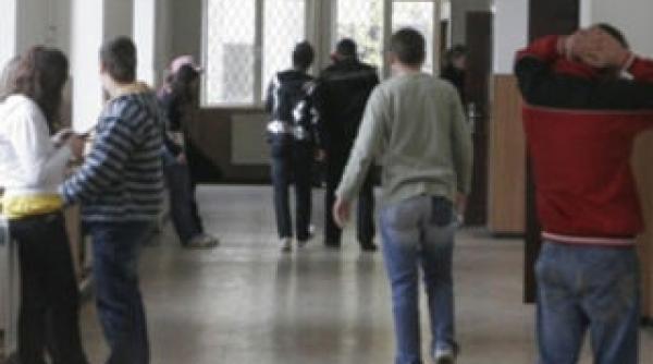 un adolescent a murit in timpul cursurilor la un liceu din slatina