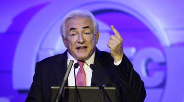strauss kahn a revenit pe scena internationala ca invitat la o conferinta la beijing