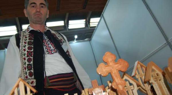 mesterul ungureanu ucenicul lui dumnezeu a primit putere sa treaca peste cumpana vietii descoperindu si vocatia sculptura in lemn