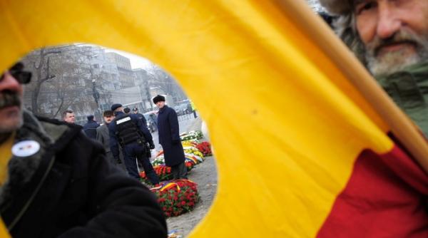 protestul revolutionarilor da peste cap traficul rutier din centrul capitalei