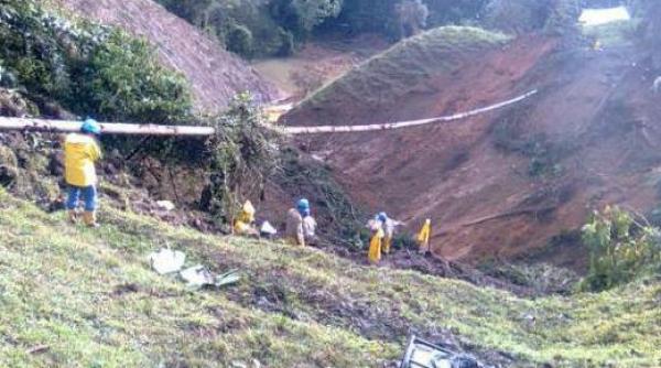 sapte morti si zeci de raniti intr o explozie a unui oleoduct in columbia