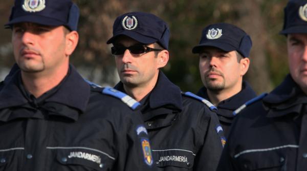 un surdo mut a fost impuscat de un jandarm omul legii a fost amenintat cu un cutit in timpul unei interventii