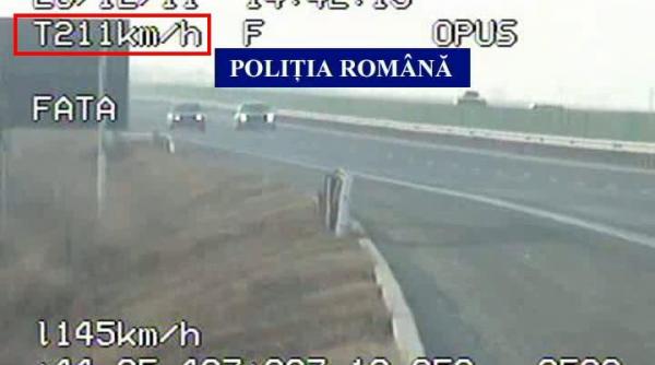 vitezoman prins conducand pe autostrada a2 cu peste 200 de kilometri la ora video