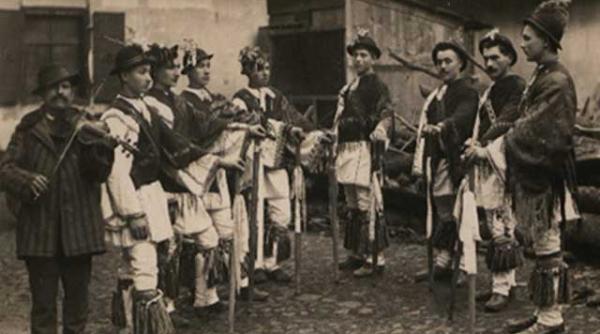 sfarsit si inceput pentru zeul an ritualuri si credinte stramosesti de anul nou