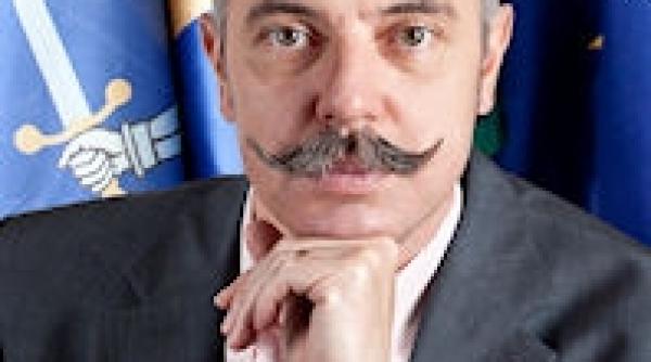 zece mii de dosare pentru obtinerea cetateniei ungare in centrele din covasna presedintele cj printre primii care au depus juramantul