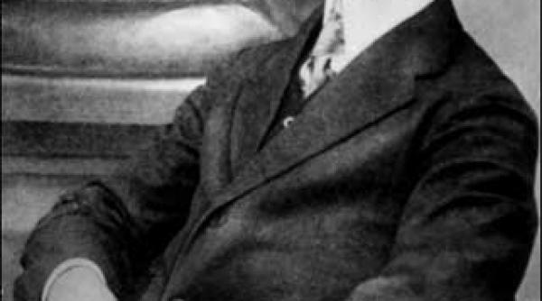 acum 100 de ani vlaicu construieste un nou aeroplan