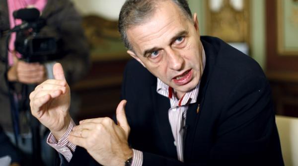 geoana anunta pe youtube lansarea propriului partid o miscare profesionista cu oameni seriosi si competenti video