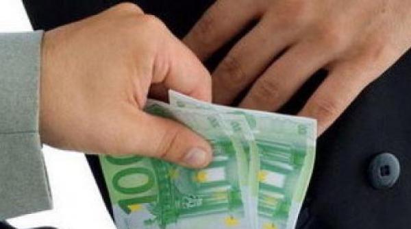 avocat de la baroul bucuresti retinut de dna pentru ca a cerut spaga 20 000 de euro