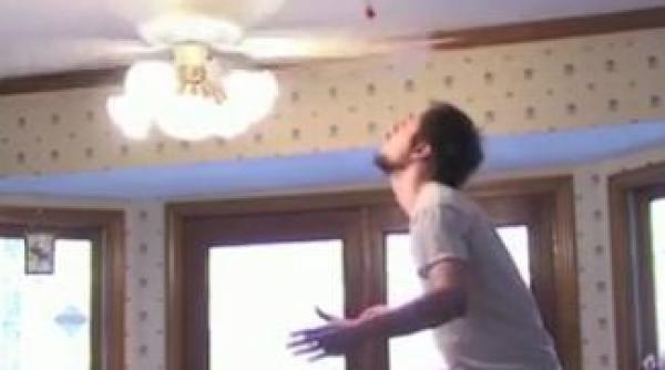 primul candidat la idiotul anului 2012