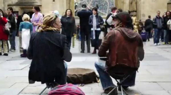 calatorie in jurul lumii in 300 de secunde 343 de zile 17 tari si 6237 fotografii video