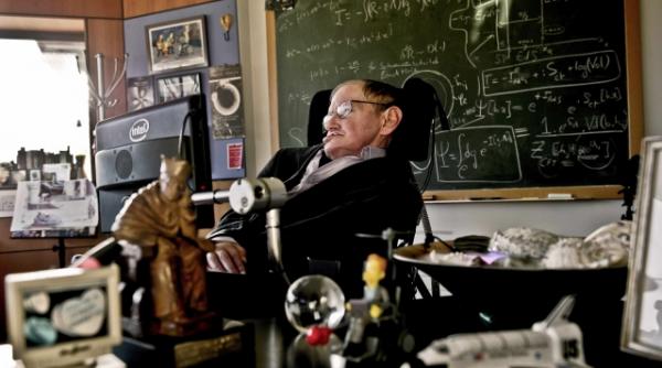 stephen hawking omenirea este amenintata de un razboi nuclear devastator ca sa scape trebuie sa colonizeze spatiul