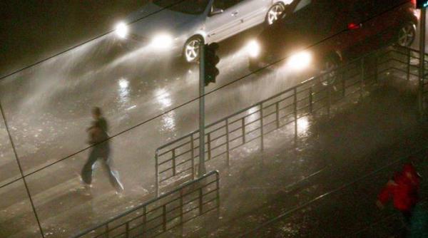 furtuna a facut ravagii in capitala in giurgiu zeci de localitati au ramas fara energie electrica