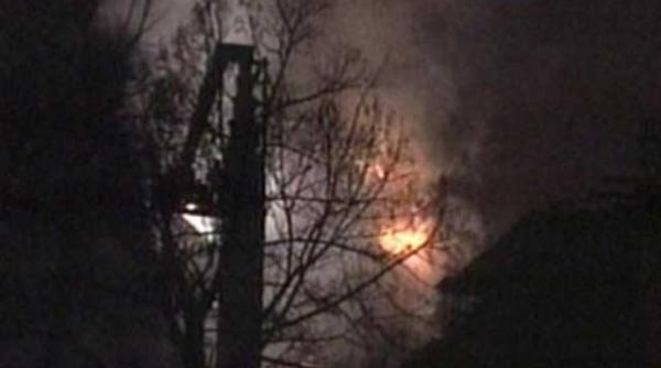 biserica sf pantelimon cuprinsa de un incendiu violent turla s a prabusit