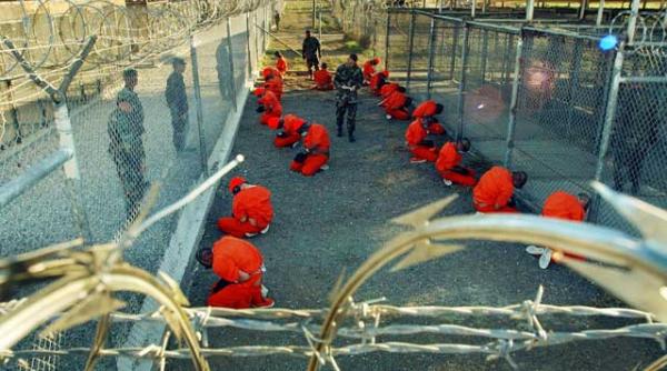 zece ani de guantanamo