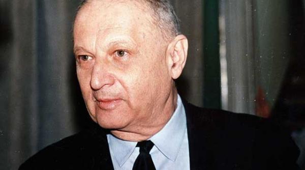 n s dumitru fost sef al fsn e pensionar si astrolog