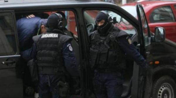 procurorii cer arestarea politistilor acuzati de luare de mita sechestrare si tortura